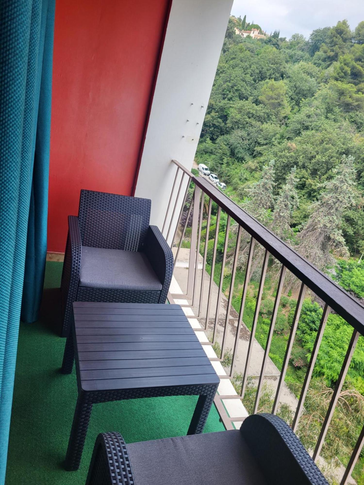 Private Room-2 In Hannana Apartment- 2 Min Walk To Tram 12 Min To Nice Train Station 15 Min To Massena Place Extérieur photo